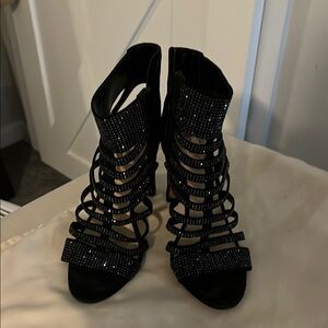 VINCE CAMUTO Elegant sparkling Black Strappy Women's Shoes